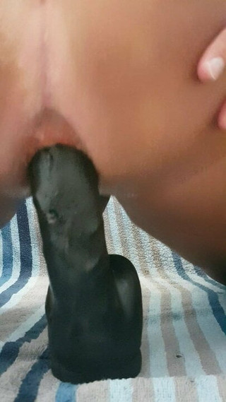 Enorme vibrador anal profundo