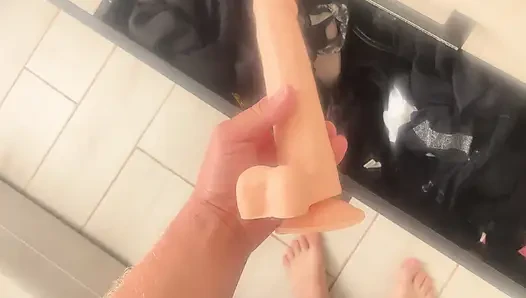 Arap bir kadının yapay penisini buldum ve gerçek bir yarak denemesine izin verdim