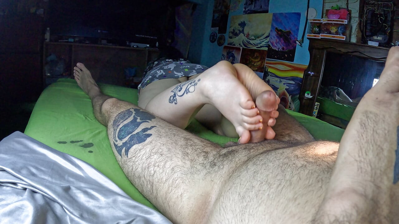 orange toe flower footjob toes covered in cum
