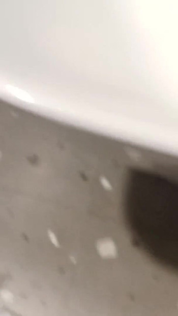 ポルノスターVIPがセルフハンドポンプで|クリップ1