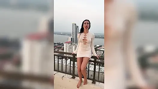Açık Havada Amcık Teşhiri, Cama Işeme, Tükürme, Ahegao, Göğüslerime Ve Vücuduma Sahte Boşalma