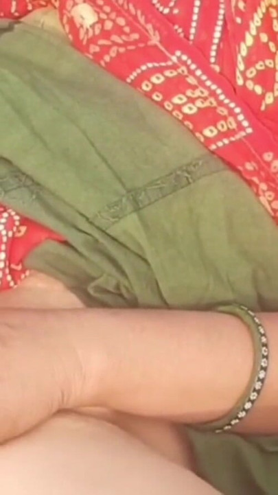 Pussy is scratching in the outdoor field, father-in-law saw me in the field, daughter-in-law, take my penis, don't put… | Clip 1