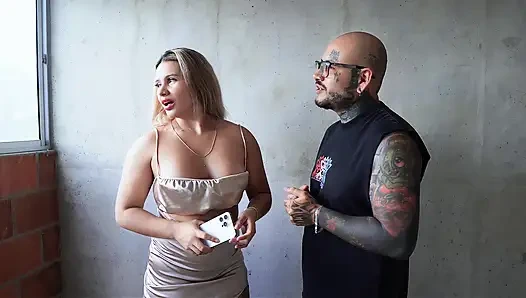 Ich erfahre, dass mein neuer Nachbar Pornodarsteller ist, und schlüpfe in seiner neuen Wohnung