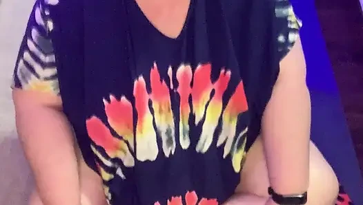 BBW Does Peek a Boo Yoga