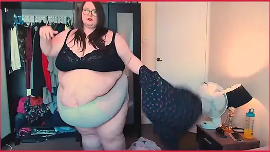 SSBBW rips clothes that don't fit body