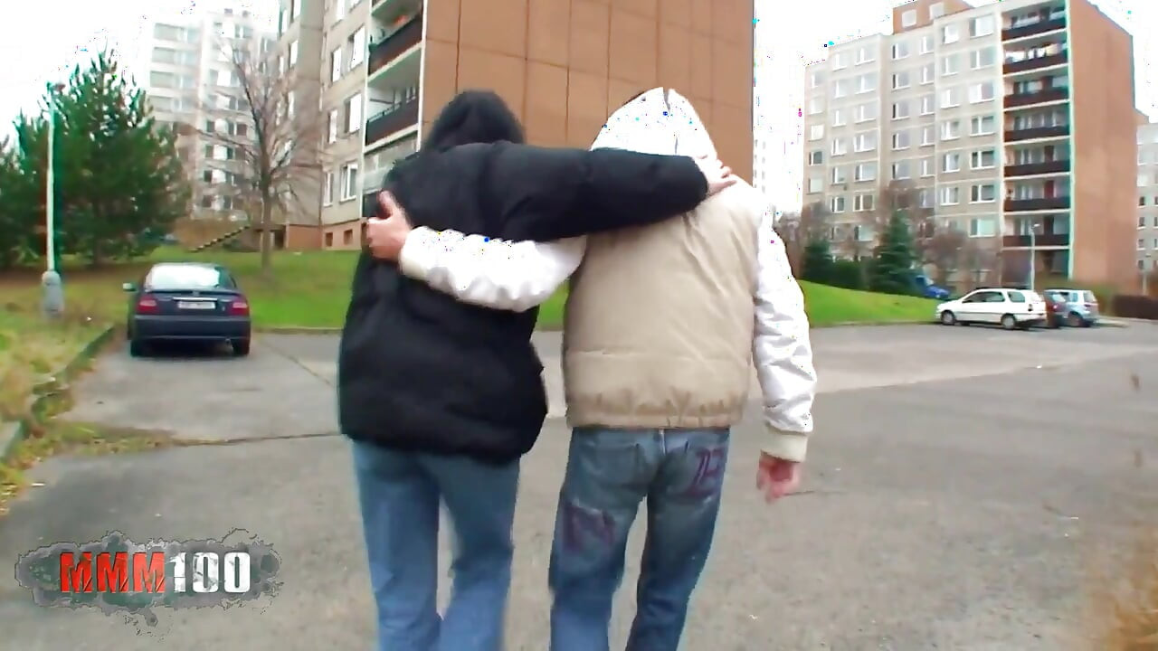 Старший і волохатіший