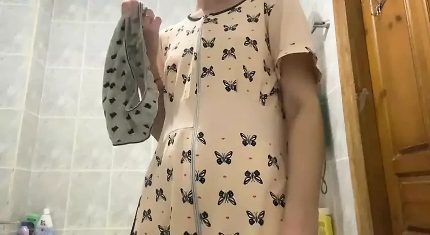 Người đẹp thủ dâm không quần lót