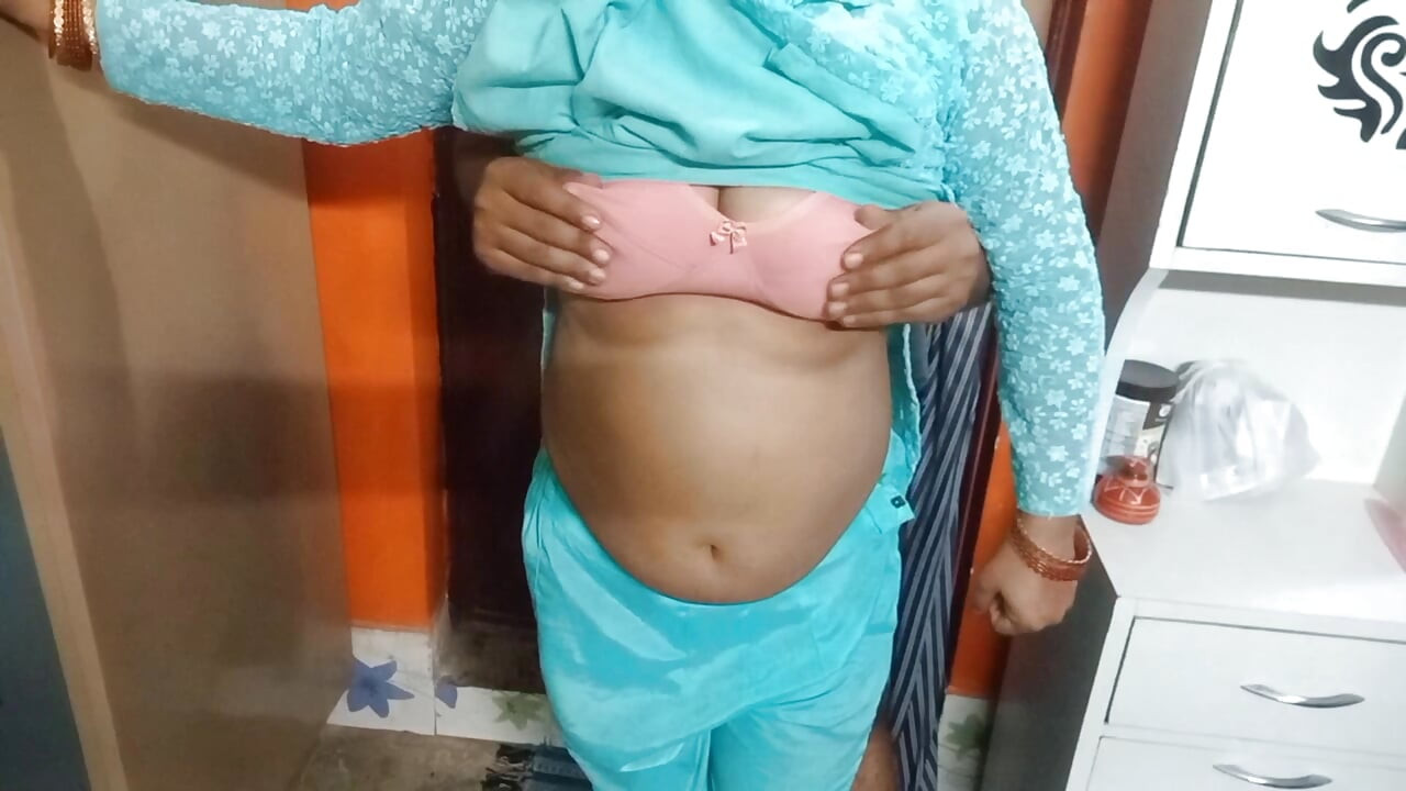 Mój nowy chłopak ma ze mną romans.