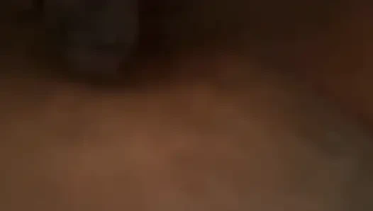 Засовываю дилдо в мою толстую тугую киску