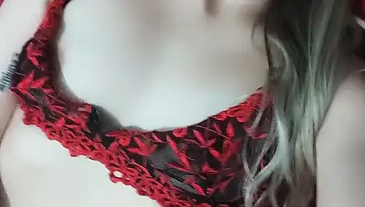 Sementara saya Menyiapkan Produksi Dan Kejutan Baru untuk Tahun Ini.
