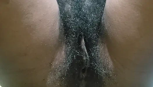 Memek dan gairah cewek amatir kulit hitam dengan memek berbulu dientot habis-habisan sampai matanya merem melek