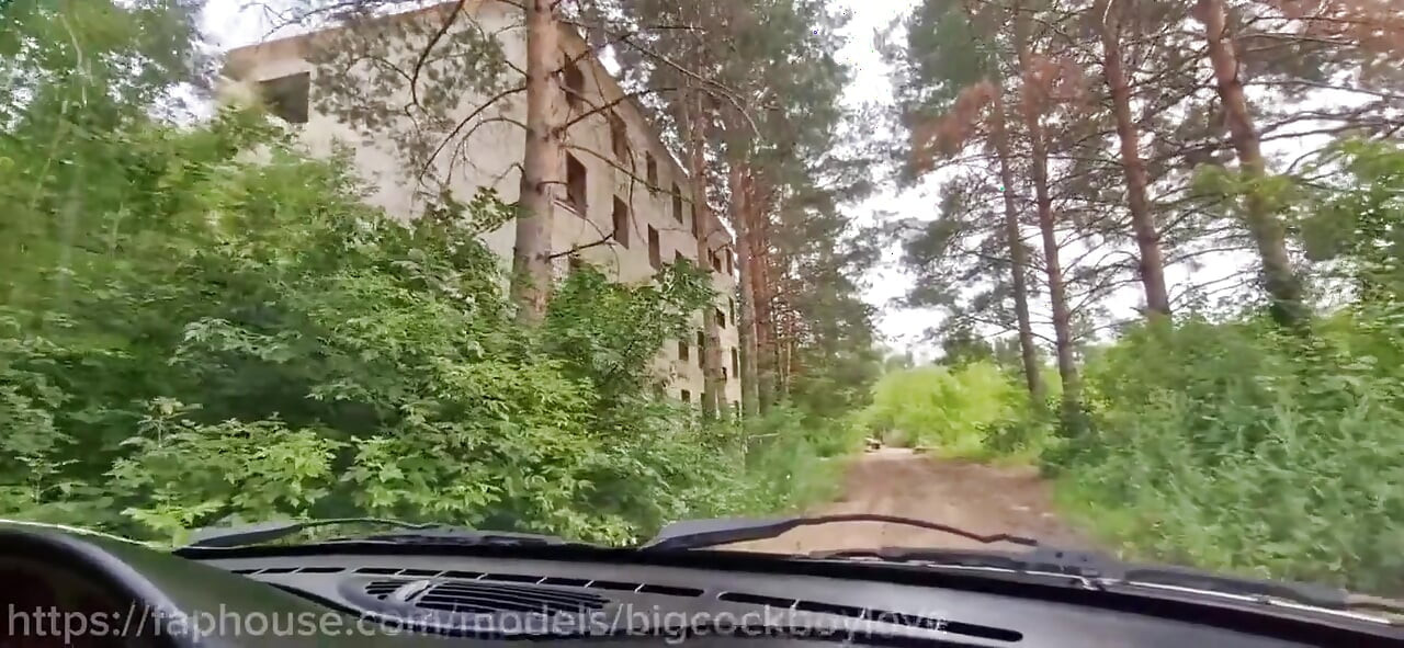 He Fucked a Stranger Hard in an Abandoned Building, Cumming Right in His Ass