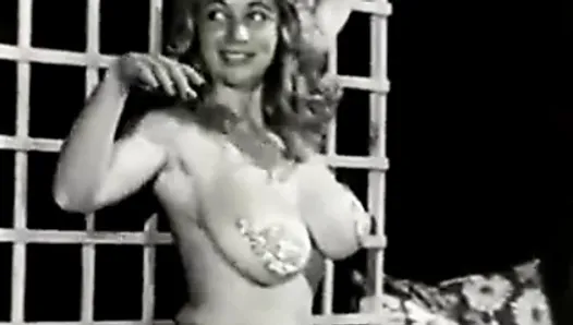 世界最大のレコード（1950年代のヴィンテージ）を出したいジグリーな女性