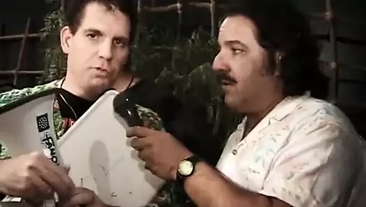 Büyük memeli zenci orta yaşlı seksi kadın sikiliyor ve dölleniyor
