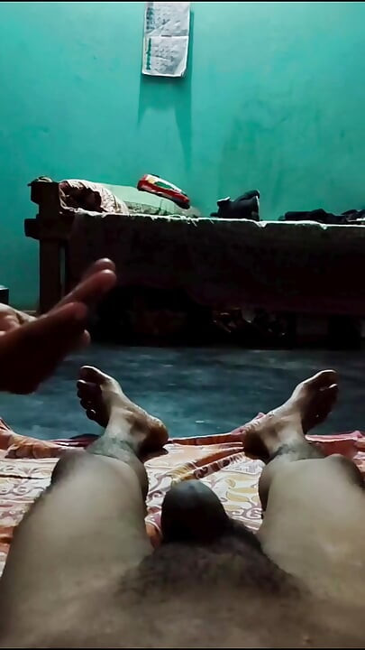 Apna bhabhi ko ghar me bolay pore rate chodaiy kiya