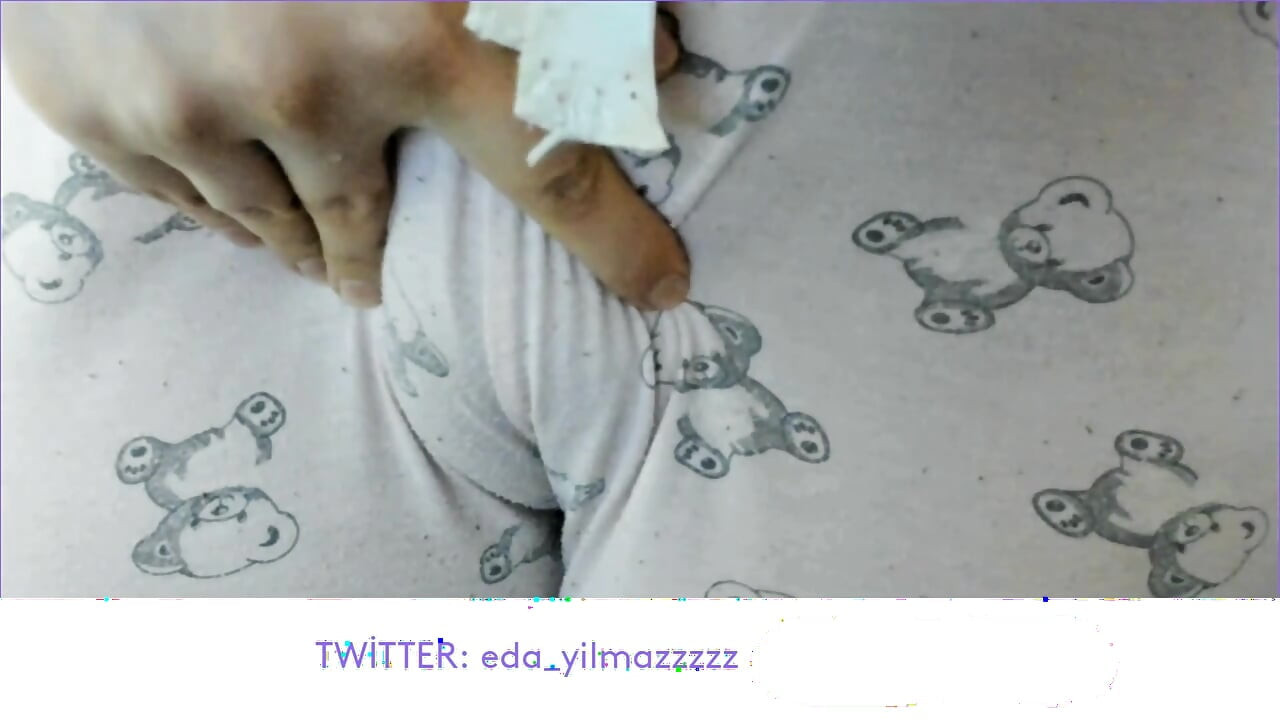CAMELTOE- SWOLLEN PUSSY- MASTURBATE WITH PAJAMAS
