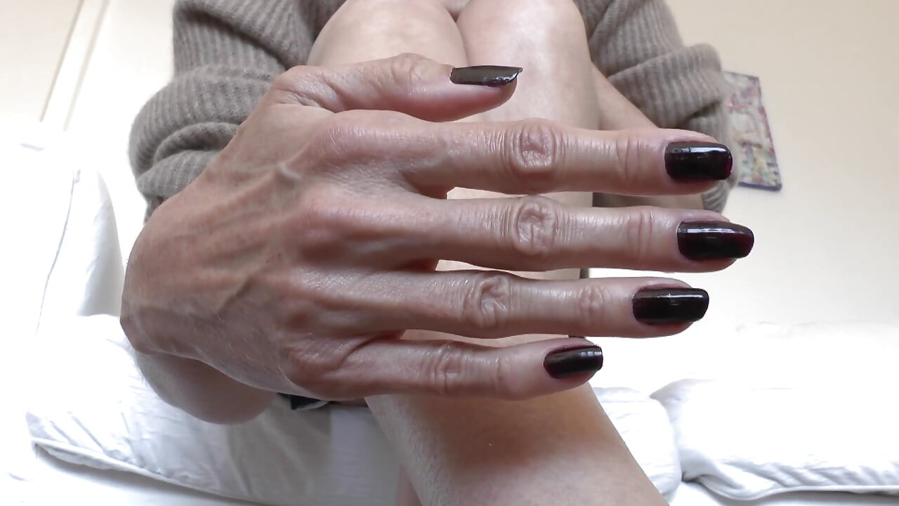 Dark Fingernails and Shiny Legs Part 2, Lady Victoria Valente