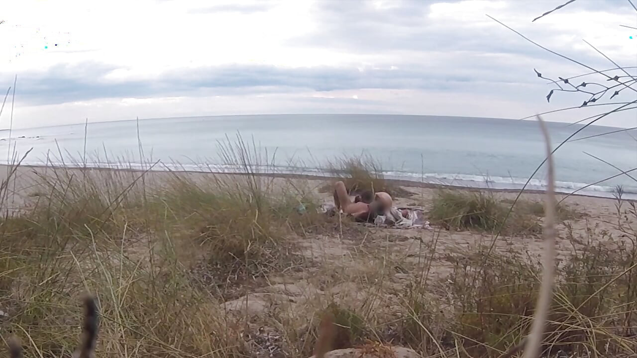 Französische Lehrerin Schlampe Blowjob Amateur Am Fkk-strand, Öffentlicher Fremder Mit Abspritzen - Misscreamy