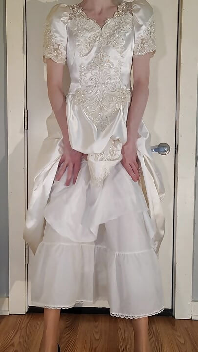 Robe de mariée vintage liquide en satin