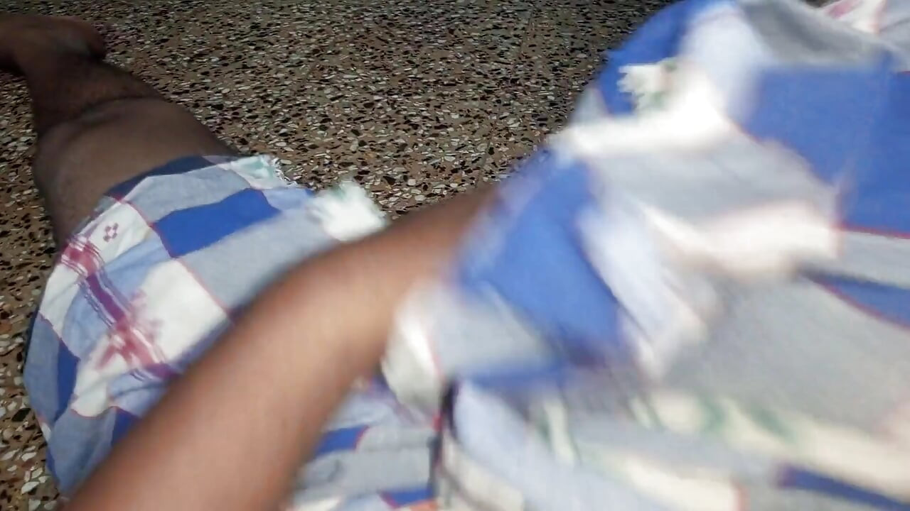 Minha esposa indiana chupando peitos pretos