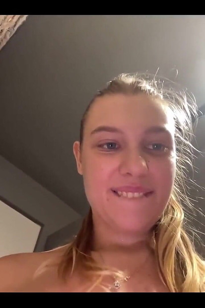 Latihan seksi dan pancutan mani di gim