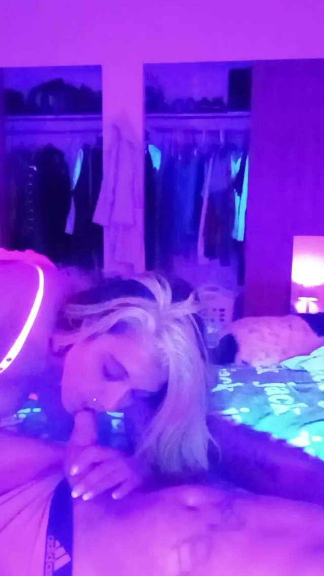 Sexy gf sucking cock and riding it.