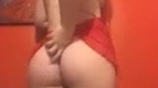Aburrida chica rusa se desnuda en periscopio