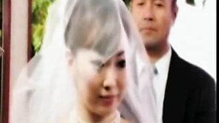 Japanische Braut bei der Hochzeit missbraucht