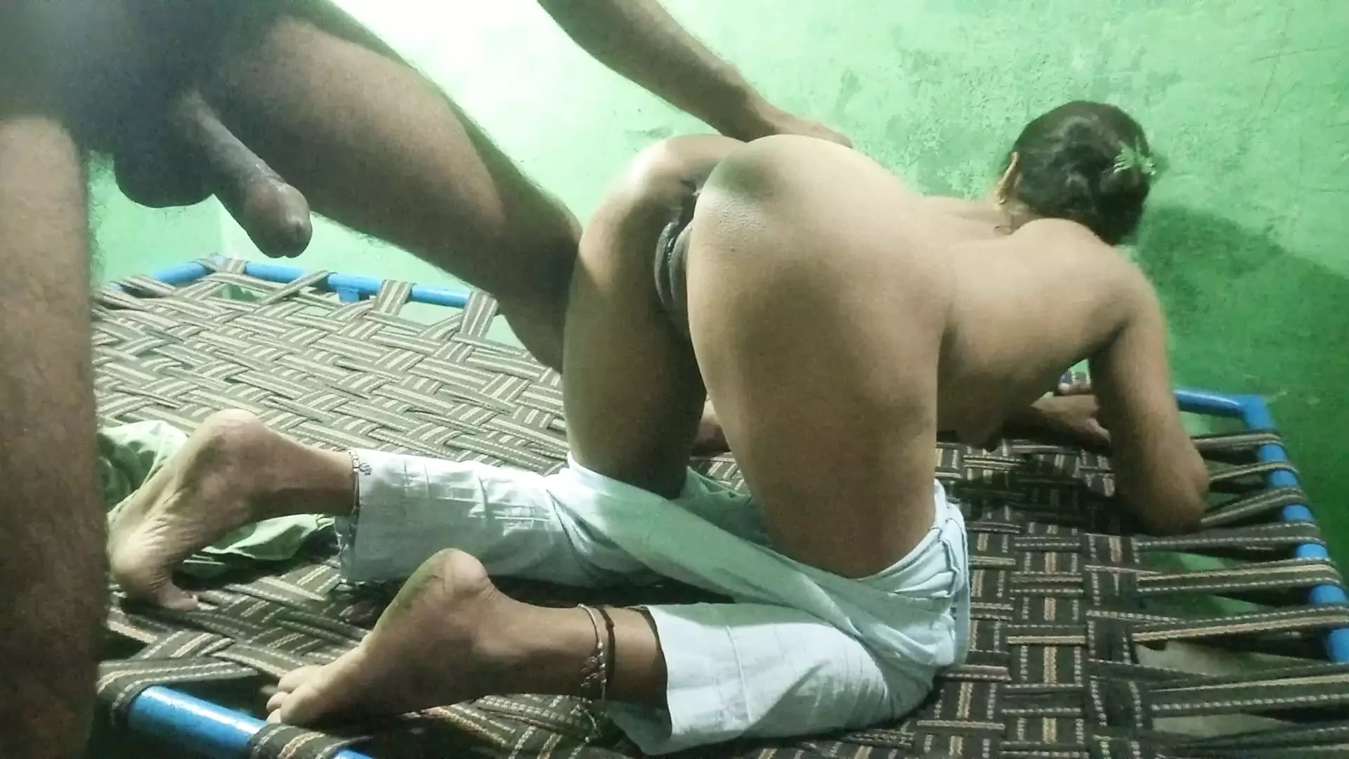 पड़ोसन भाभी को घर बुलाकर घोड़ी बनाकर चोदा रे