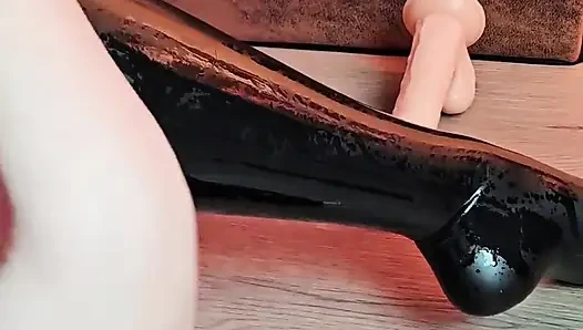 Lateks dildo ayakla mastürbasyon