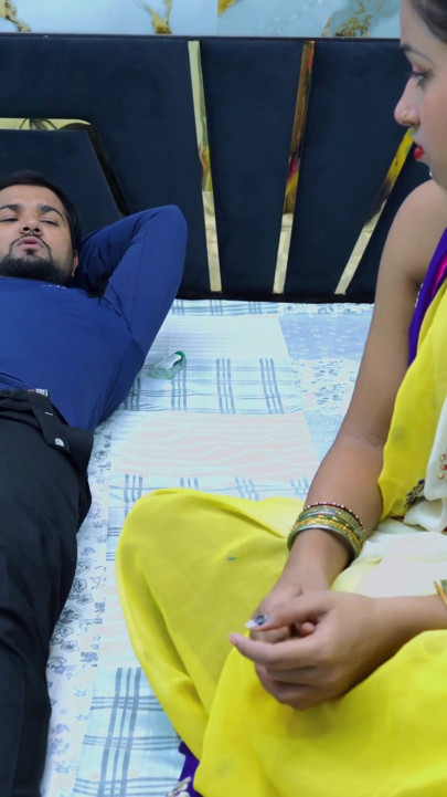 Makan mailik ne room dene ke bahane kar di chudai | Clip 1