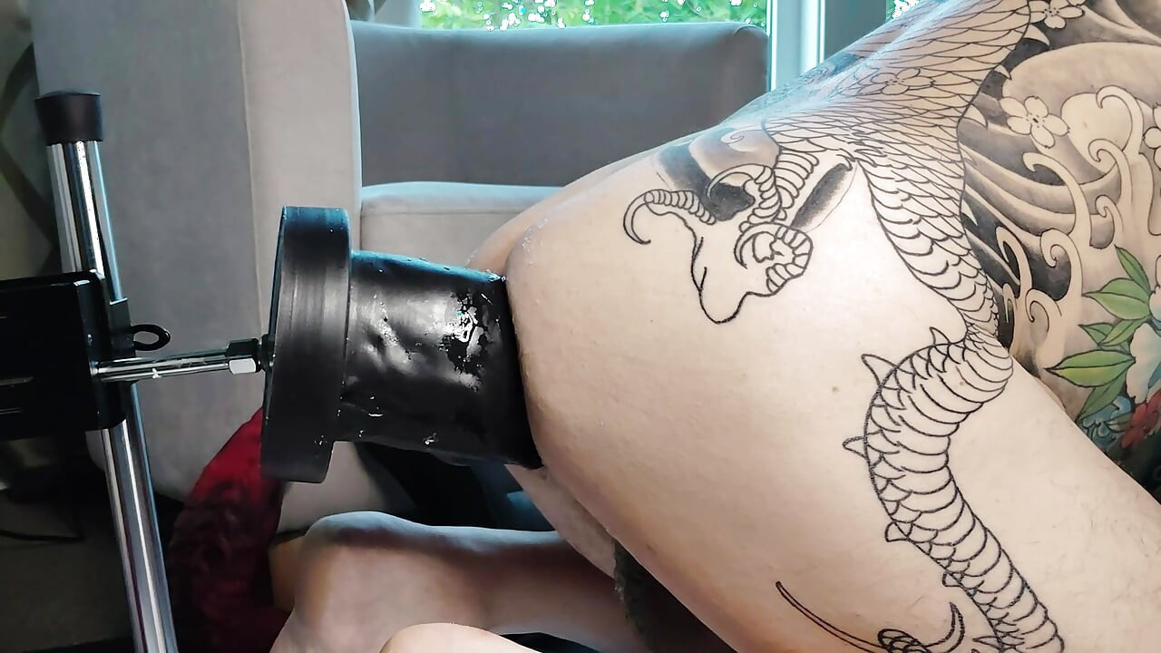 Rup în gaura mea cu o nouă jucărie de 30 de cm