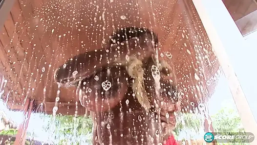 Janet jade pengen kamu ngocok kontolmu sambil nonton dia