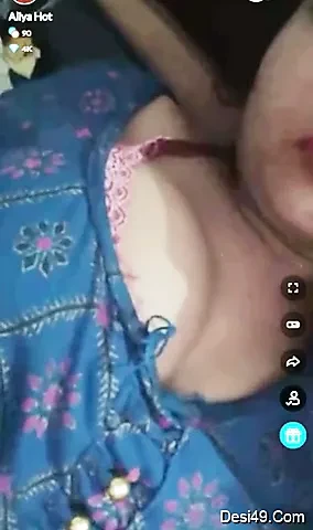 Paki aunty showing boobs