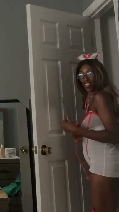 Mardi De Seins : Mon Décolleté Provoque Une Urgence Médicale !