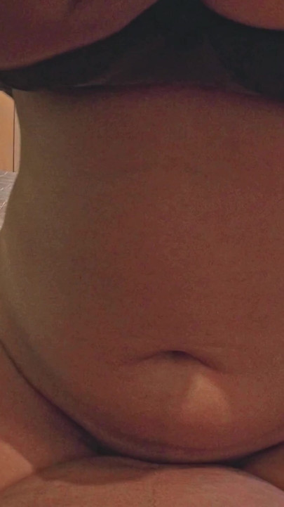 Ključni trenutak iz "Napaljena MILF jebe prijatelja svog muža".