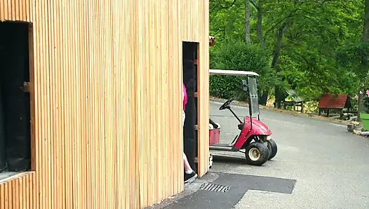 Тиффани Лейдди оказывается в лагере