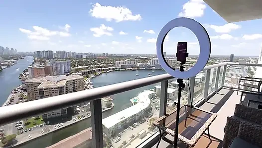 Raven Thick Jmac'ın büyük etine binmek için yapıldı