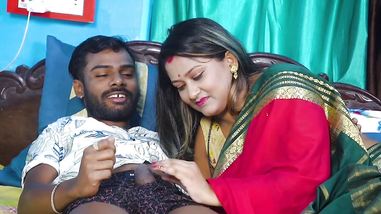 Pados ki bhabhi ko paise ka lalach deke chod diya