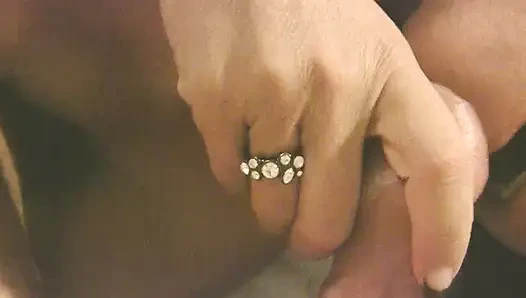 Swemature eş değiştirme kulübüne yürüyor, otelde hala azgın sürtük, sikiliyor, emiyor, döl yutuyor.