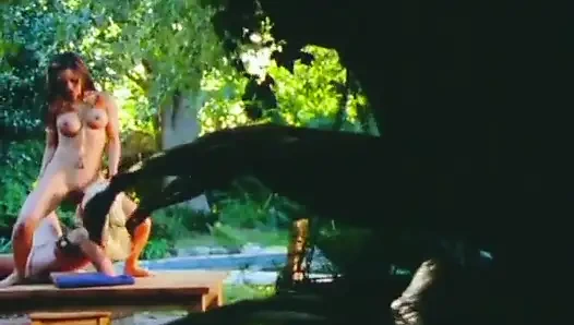 Анальная растяжка лесбийской палочки для еды - зияющие дырки, текущие мокрые