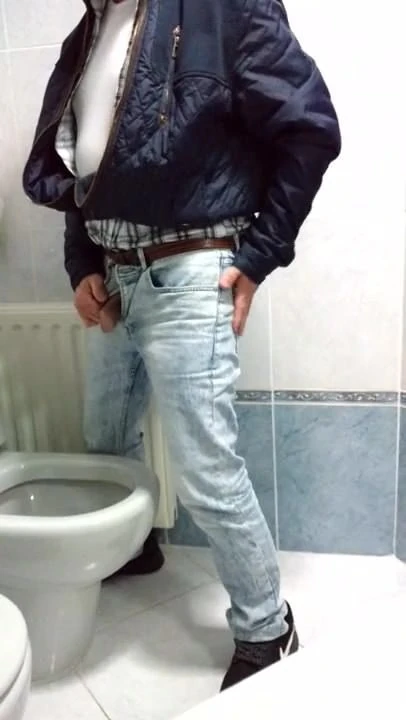 Papi Fotetor 09 Mijando Pissing Gostosso Roludo