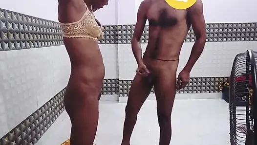 İtaafkar evli kadın kocası tarafından domaltılarak sikiliyor