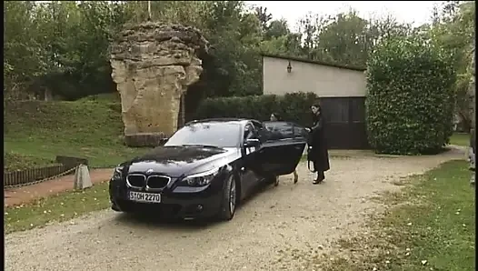 Gembong kejahatan Serbia terkenal bunga menawan saler victoria langsing di restoraunt saat pertunangan makan malam