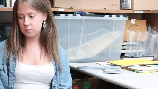 Shoplyfter - Pretty Petite Babe Brooke Bliss Bends Over The Officer's Desk And Spreads Her Legs