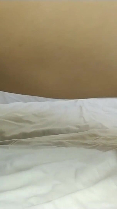 「ぶら下がっているおっぱいプレイ」の象徴的な瞬間