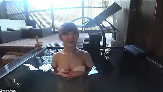 Büyük memeli gravure idol ile özel Onsen gezisi
