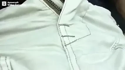 Kawan ibu tiri amatur Jepun berkongkek di dalam kereta saya