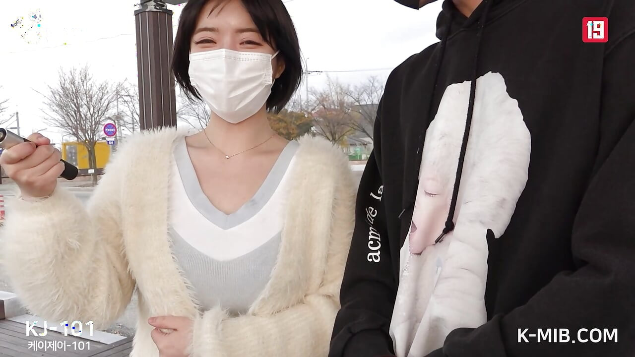 Korean Amateur hennes første originale film som pornostjerne