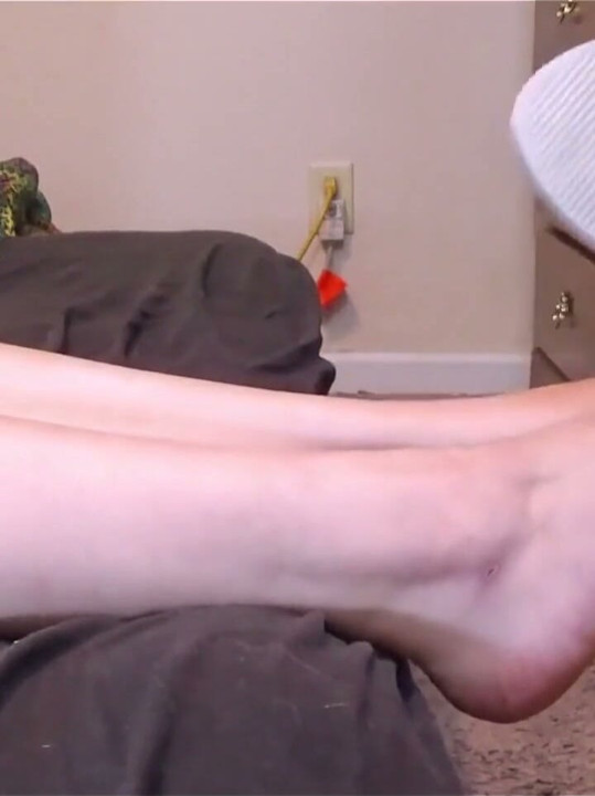 Dirty Flip Flop Dangle